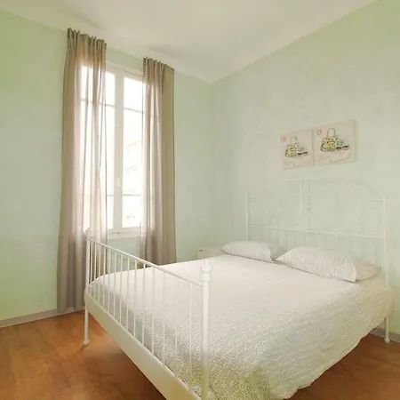 Maison Des Fleurs Apartamento *